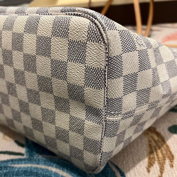 Louis Vuitton Damier Azur Neverfull MM (2012) - Picture 6 of 16